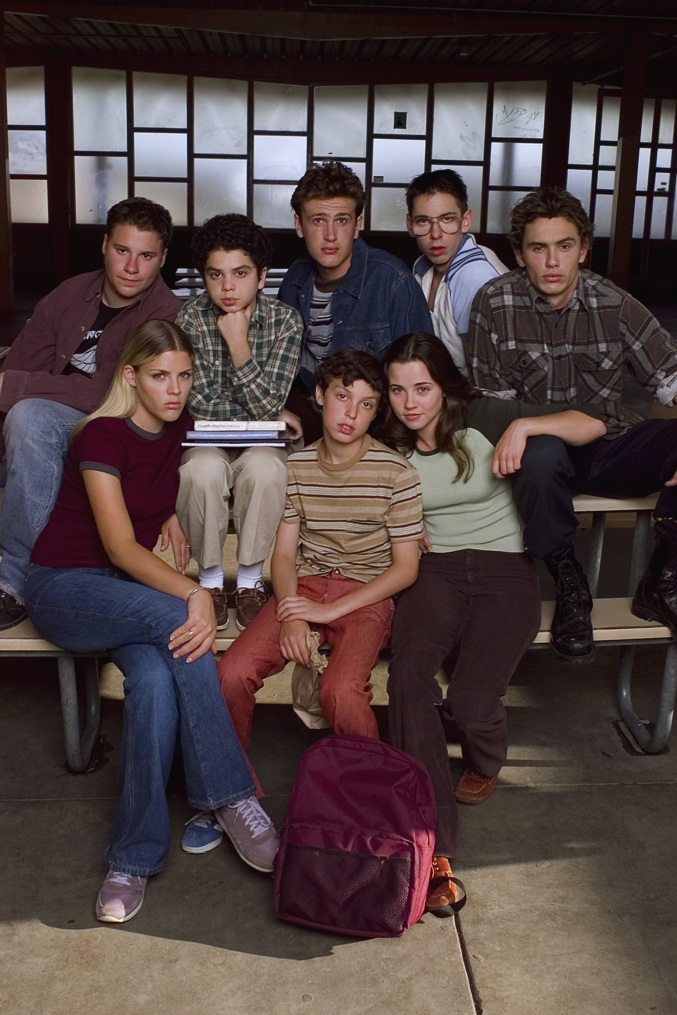 Still of Linda Cardellini, Busy Philipps, John Francis Daley, James Franco, Samm Levine, Seth Rogen, Martin Starr and Jason Segel in Freaks and Geeks (1999)