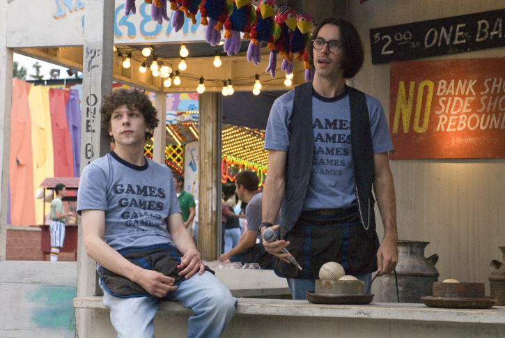 Still of Jesse Eisenberg and Martin Starr in Adventureland (2009)