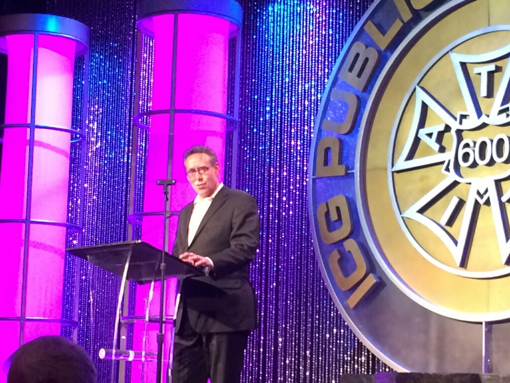 PRESENTING AWARD AT 2014 ICG PUBLICISTS AWARDS for Outstanding Achievement in Still Photography in a Film and Television Program