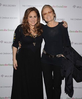 Kathy Najimy and Gloria Steinem at event of Then She Found Me (2007)