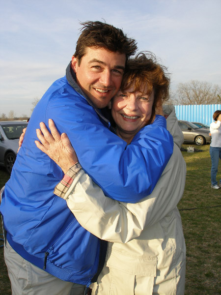 On the set of FRIDAY NIGHT LIGHTS with actor Kyle Chandler.