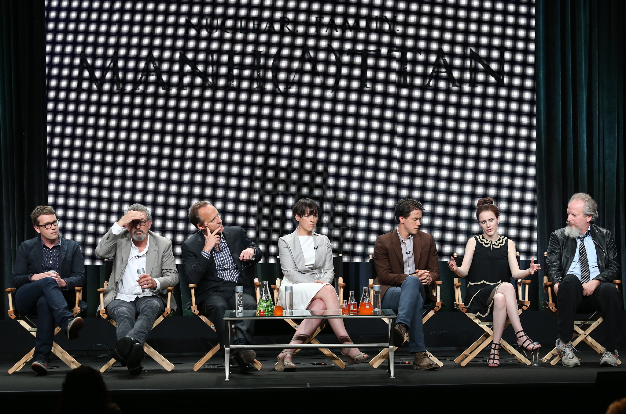 John Benjamin Hickey, Thomas Schlamme, Daniel Stern, Olivia Williams, Sam Shaw and Rachel Brosnahan at event of Manhattan (2014)