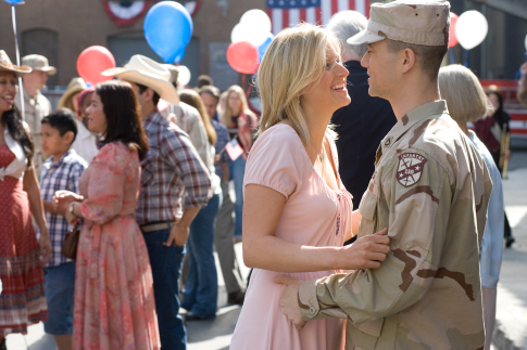 Still of Joseph Gordon-Levitt and Mamie Gummer in Stop-Loss (2008)