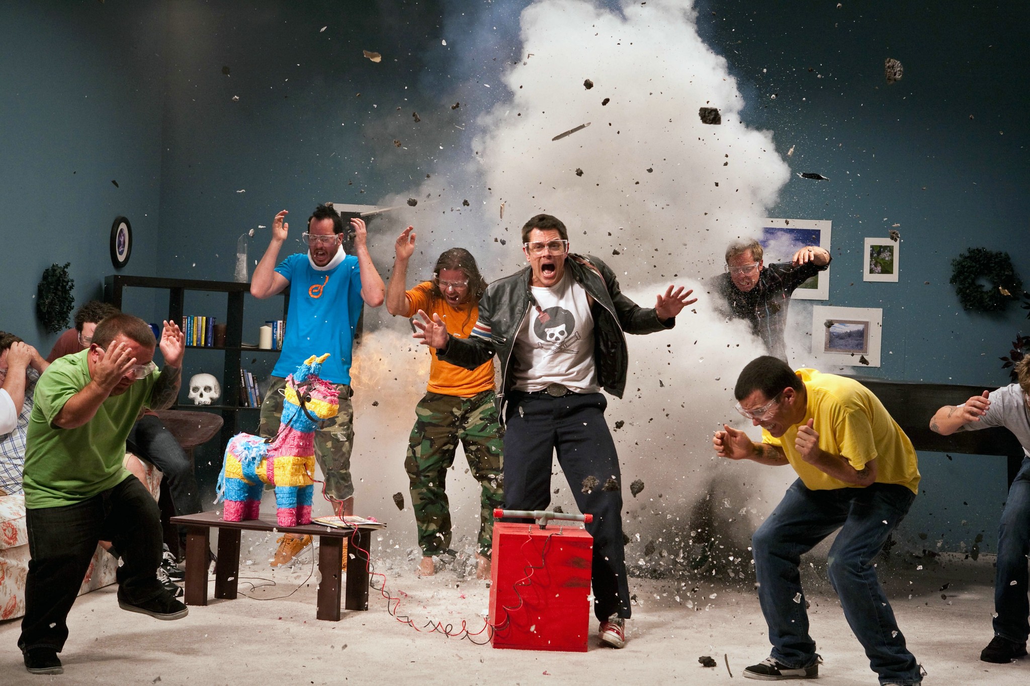 Still of Jason 'Wee Man' Acuña, Johnny Knoxville and Steve-O in Jackass 3D (2010)