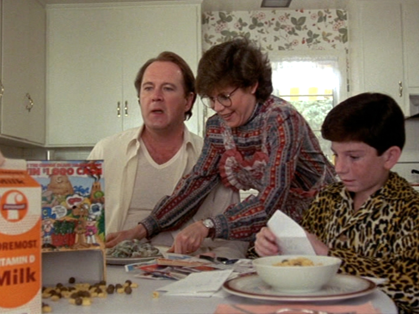 Still of David Ogden Stiers, Kim Darby and Scooter Stevens in Better Off Dead... (1985)