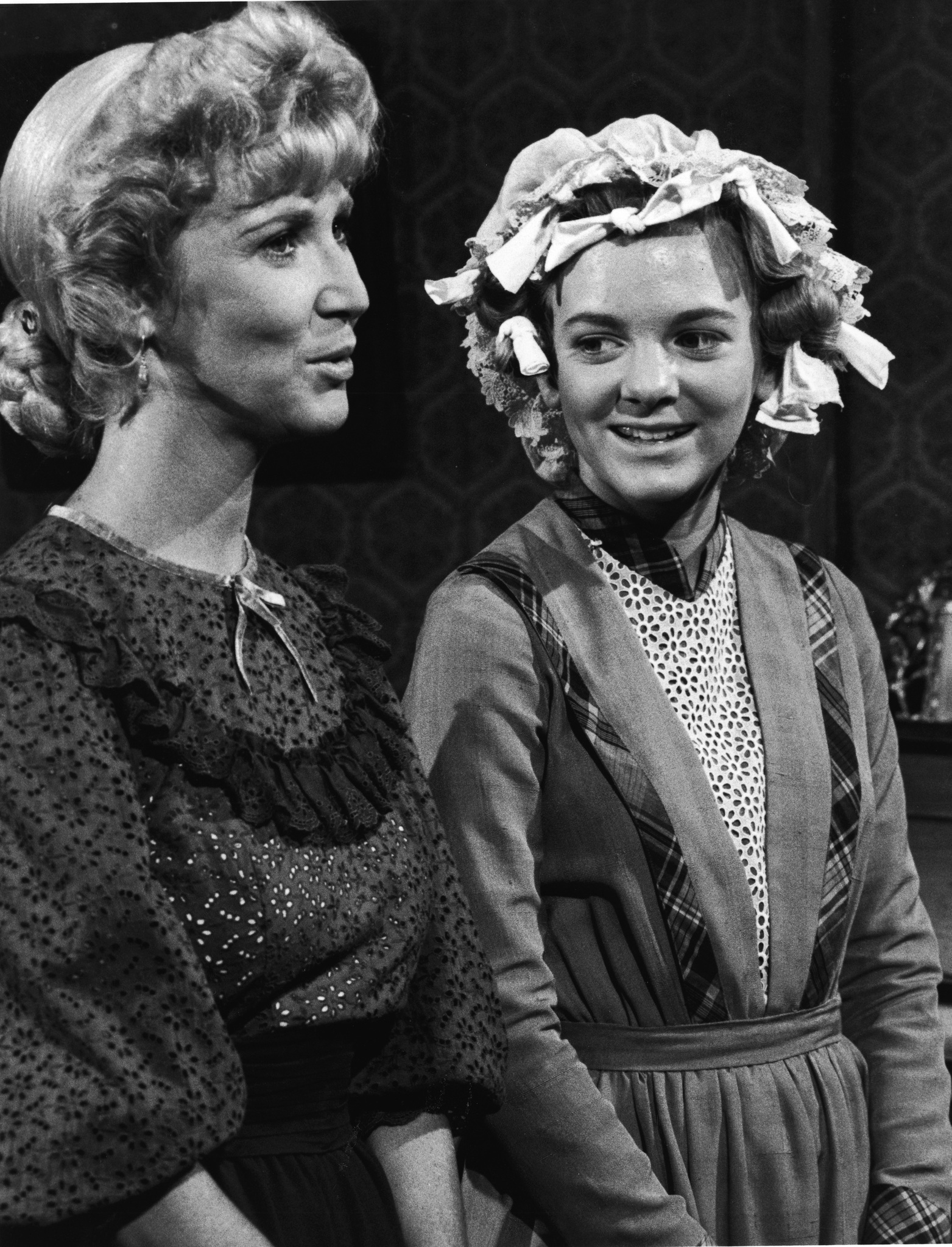 Still of Alison Arngrim and Charlotte Stewart in Little House on the Prairie (1974)