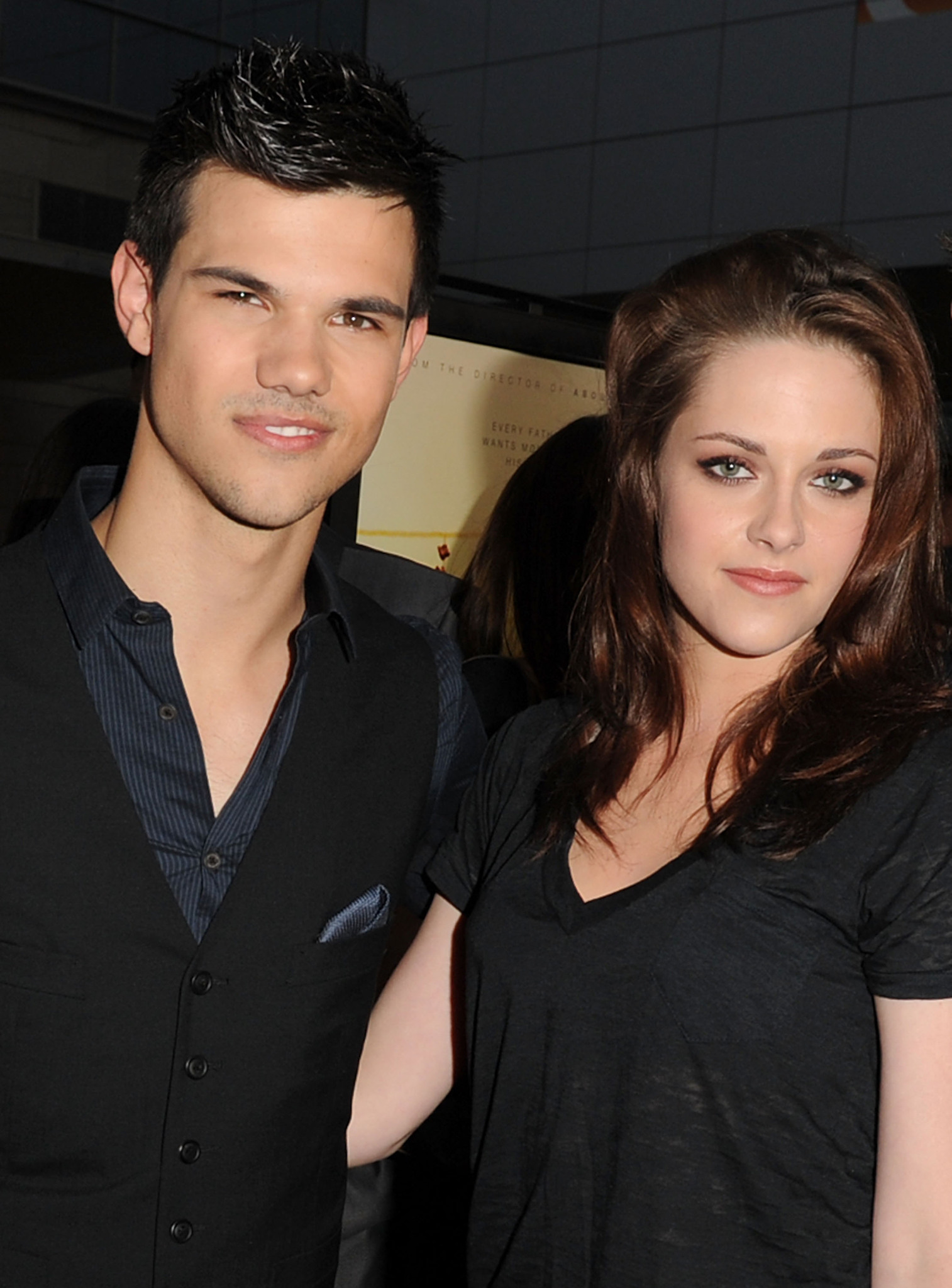 Kristen Stewart and Taylor Lautner at event of A Better Life (2011)