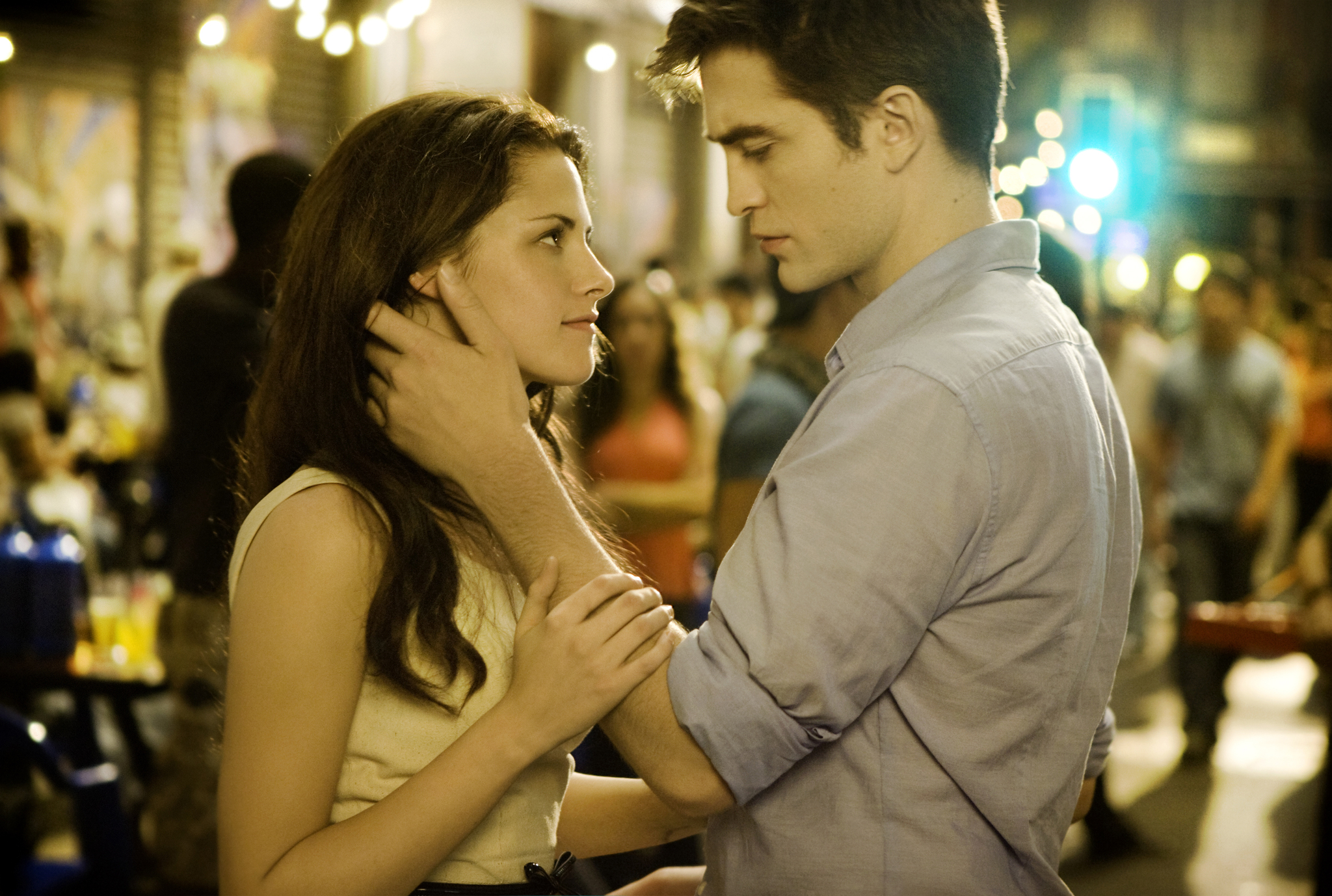 Still of Kristen Stewart and Robert Pattinson in Brekstanti ausra. 1 dalis (2011)