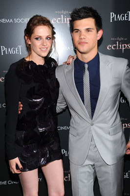 Kristen Stewart and Taylor Lautner at event of The Twilight Saga: Eclipse (2010)