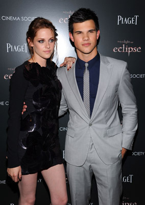 Kristen Stewart and Taylor Lautner at event of The Twilight Saga: Eclipse (2010)