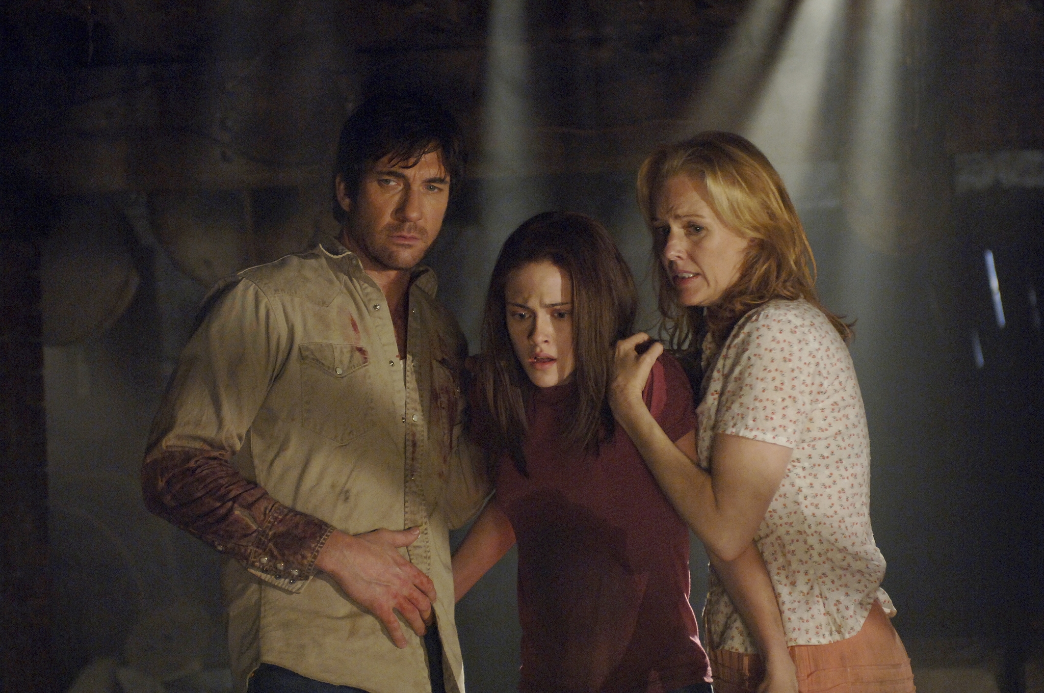 Still of Penelope Ann Miller, Dylan McDermott and Kristen Stewart in Nesantys zinia (2007)