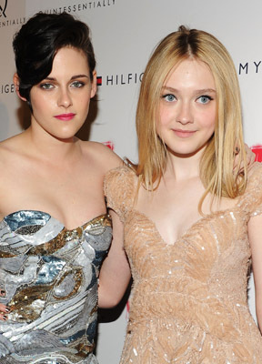 Dakota Fanning and Kristen Stewart at event of The Runaways (2010)