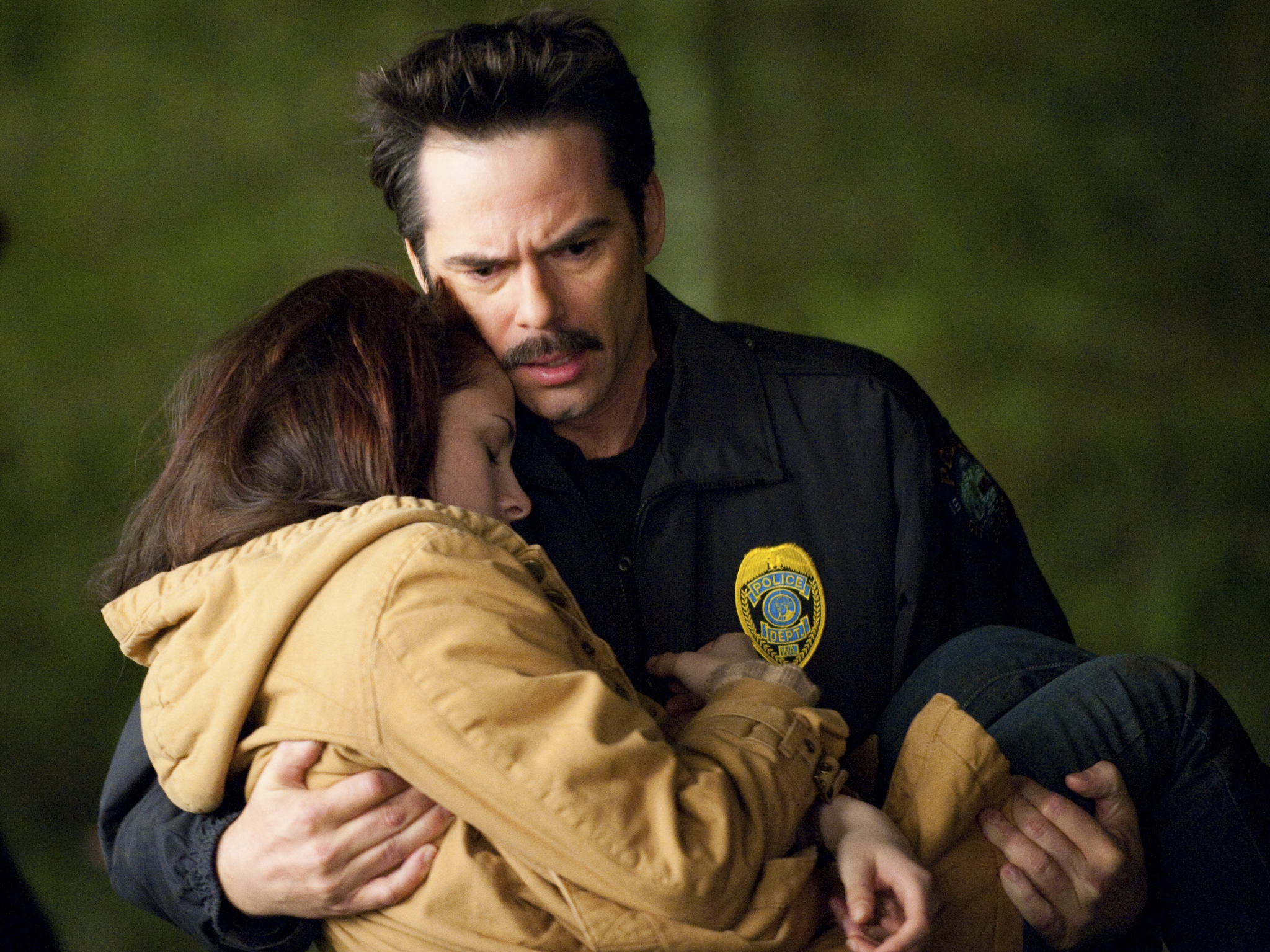 Still of Billy Burke and Kristen Stewart in Jaunatis (2009)