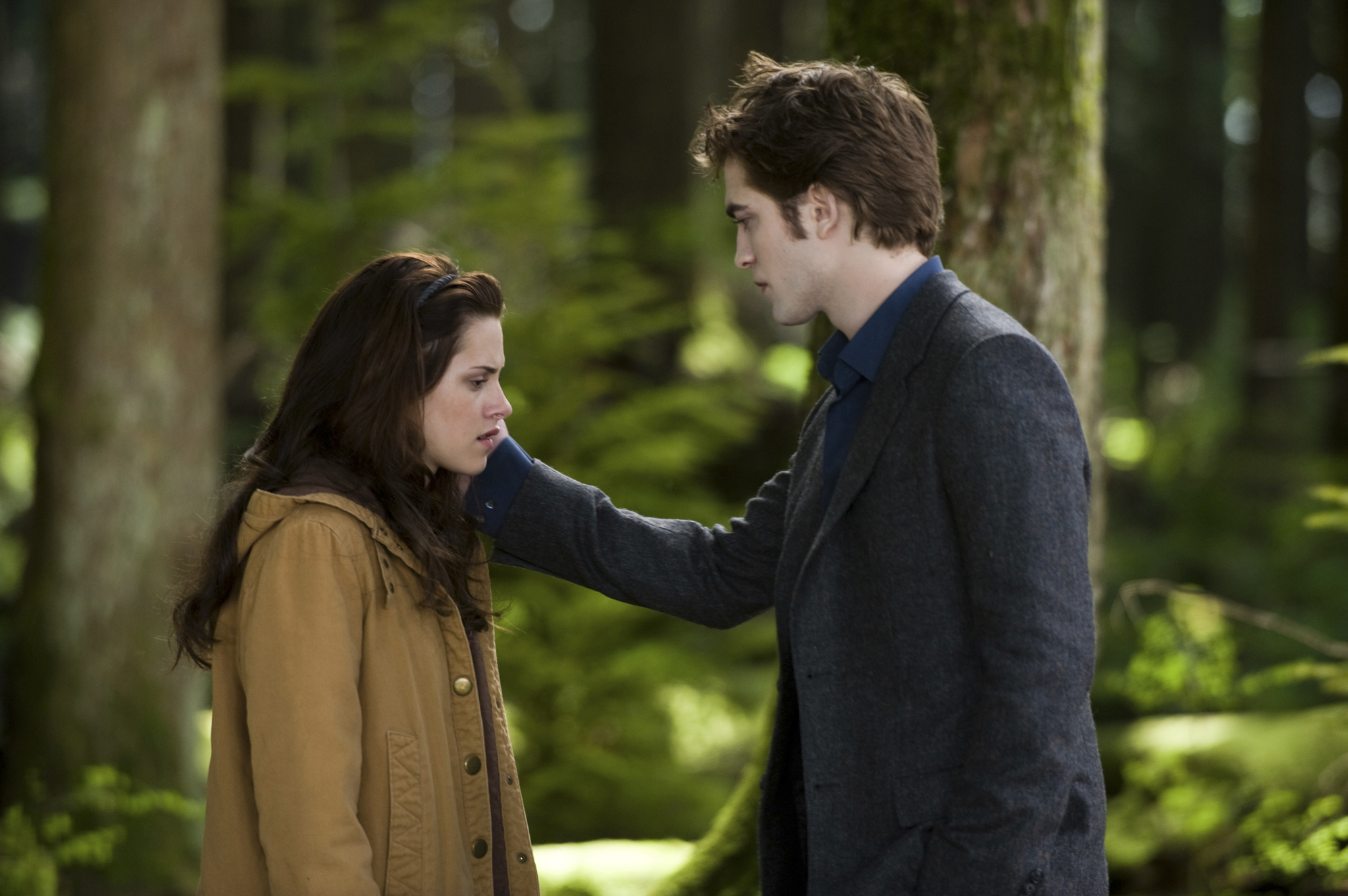 Still of Kristen Stewart and Robert Pattinson in Jaunatis (2009)