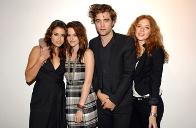 Rachelle Lefevre, Kristen Stewart, Nikki Reed and Robert Pattinson at event of Twilight (2008)
