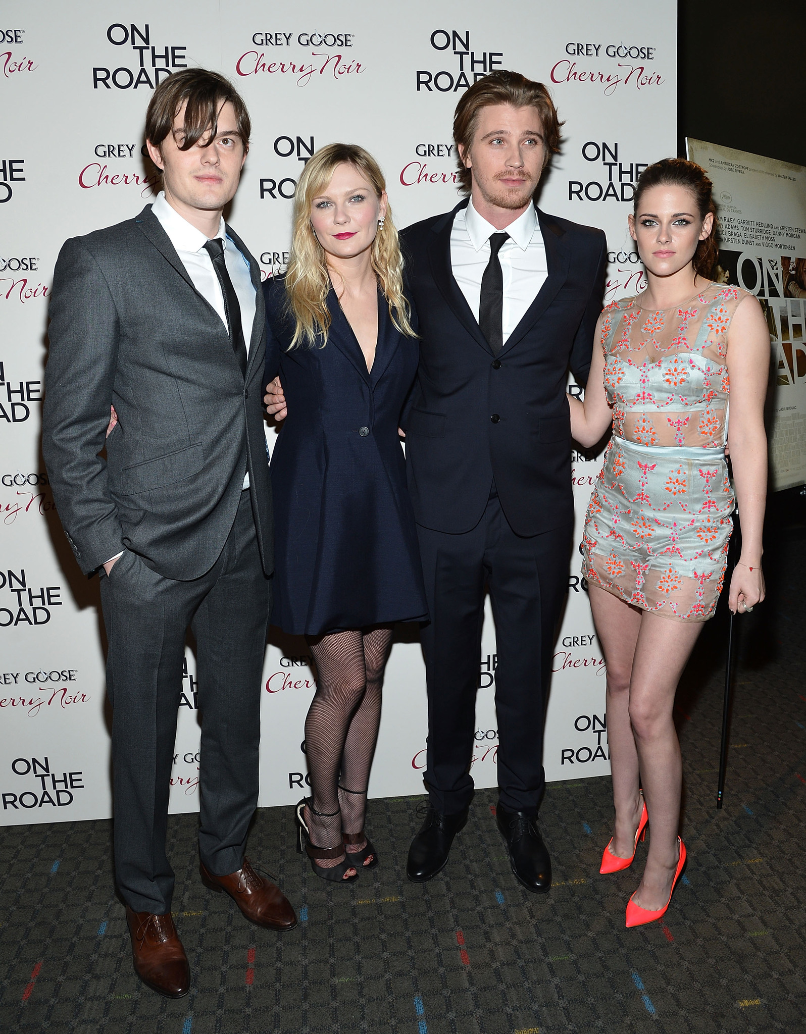 Kirsten Dunst, Sam Riley, Kristen Stewart and Garrett Hedlund at event of Kelyje (2012)