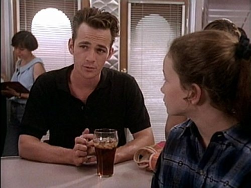 Still of Luke Perry and Johna Stewart-Bowden in Beverli Hilsas, 90210 (1990)