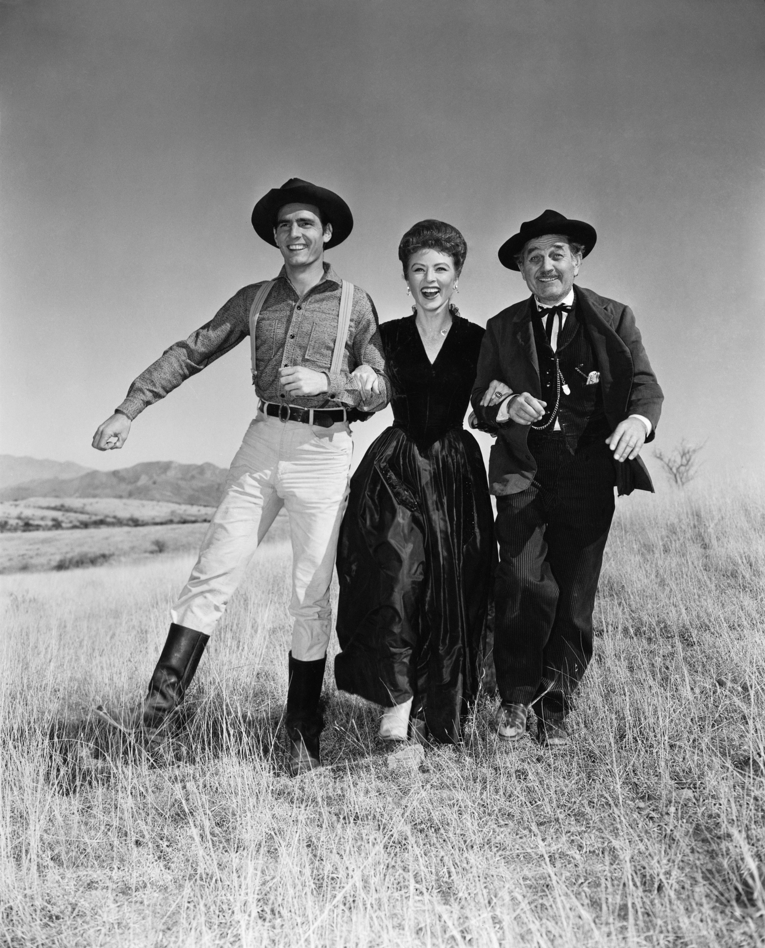 Still of Amanda Blake, Milburn Stone and Dennis Weaver in Gunsmoke (1955)