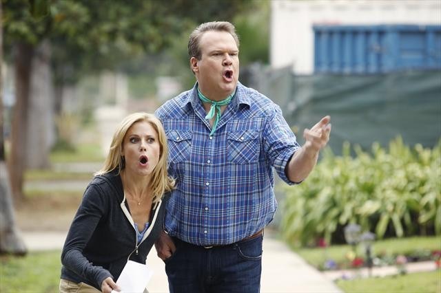 Still of Julie Bowen and Eric Stonestreet in Moderni seima (2009)