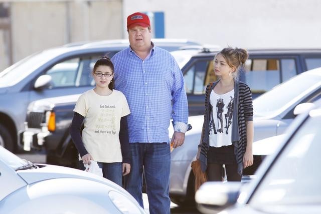 Still of Sarah Hyland, Eric Stonestreet and Ariel Winter in Moderni seima (2009)