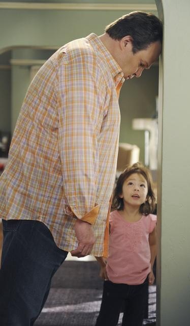 Still of Eric Stonestreet and Aubrey Anderson-Emmons in Moderni seima (2009)