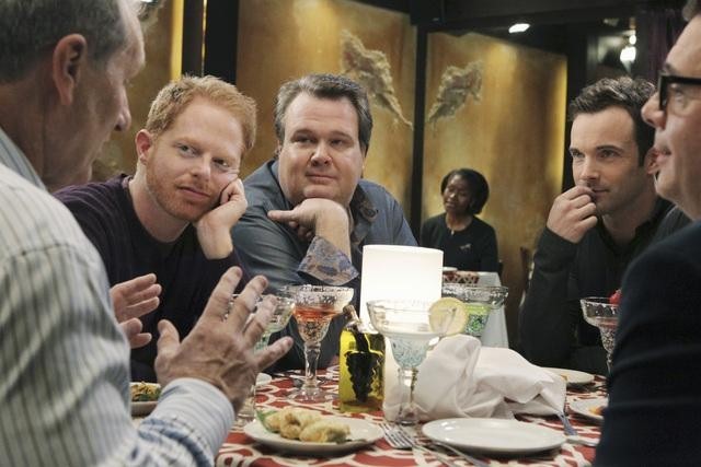 Still of Nathan Lane, Jesse Tyler Ferguson, Ed O'Neill and Eric Stonestreet in Moderni seima (2009)