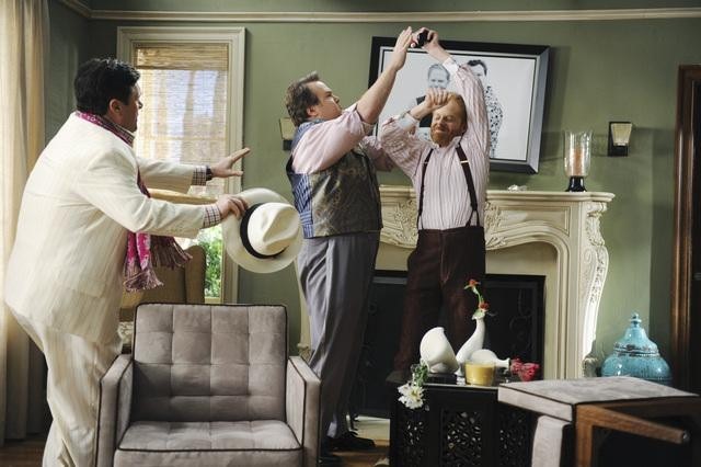 Still of Nathan Lane, Jesse Tyler Ferguson and Eric Stonestreet in Moderni seima (2009)