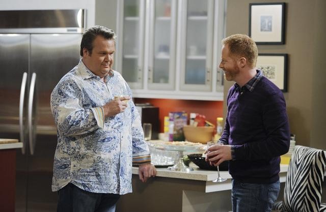 Still of Jesse Tyler Ferguson and Eric Stonestreet in Moderni seima (2009)