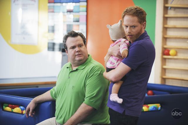 Still of Jesse Tyler Ferguson and Eric Stonestreet in Moderni seima (2009)