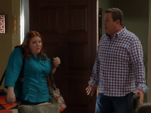 Still of Eric Stonestreet and Celia Weston in Moderni seima (2009)