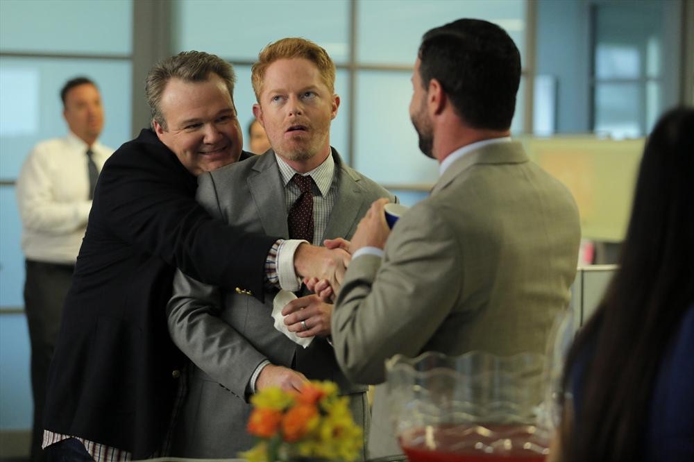 Still of Jesse Tyler Ferguson and Eric Stonestreet in Moderni seima (2009)