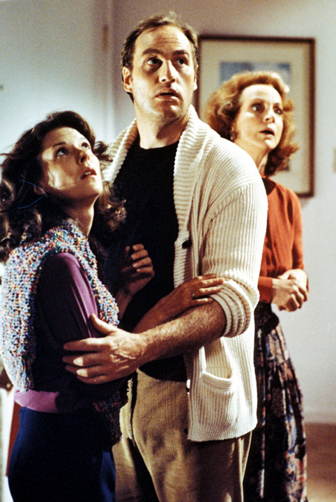 Still of JoBeth Williams, Craig T. Nelson and Beatrice Straight in Poltergeist (1982)