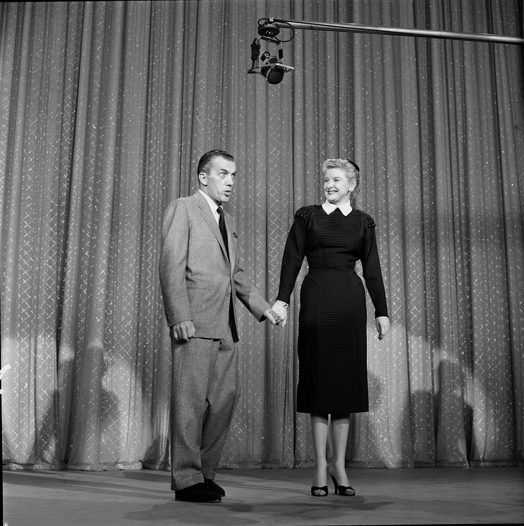 Elaine Stritch and Ed Sullivan at event of Toast of the Town (1948)
