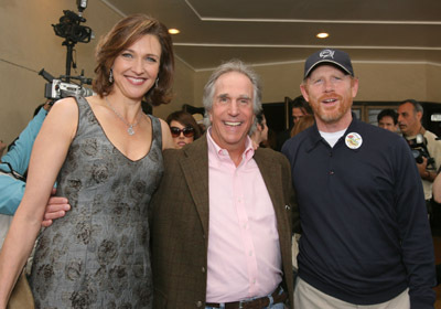 Ron Howard, Henry Winkler and Brenda Strong at event of A Plumm Summer (2007)