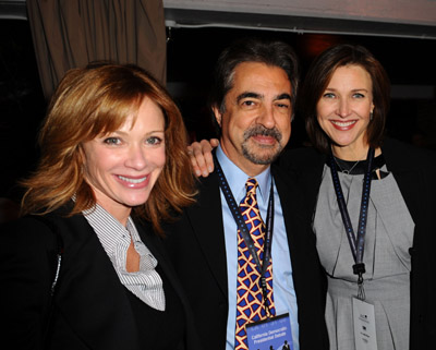 Lauren Holly, Joe Mantegna and Brenda Strong