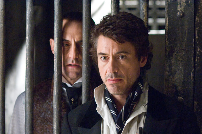 Still of Robert Downey Jr. and Mark Strong in Sherlock Holmes (2009)
