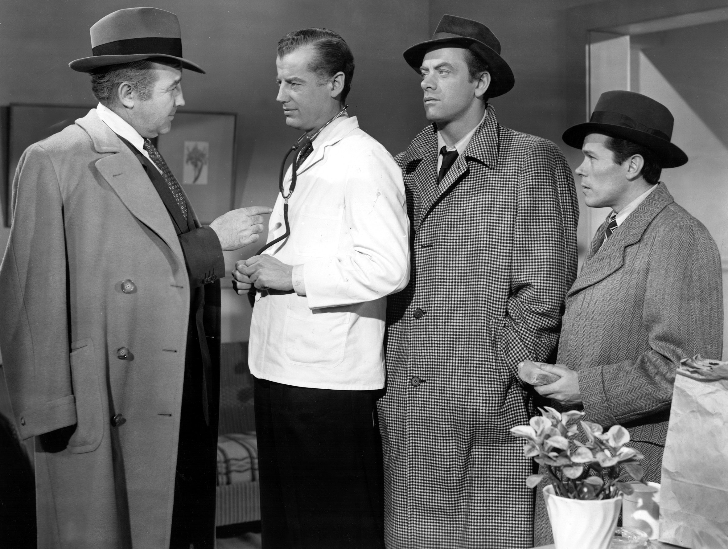 Still of Broderick Crawford, Walter Burke, John Ireland and Shepperd Strudwick in All the King's Men (1949)