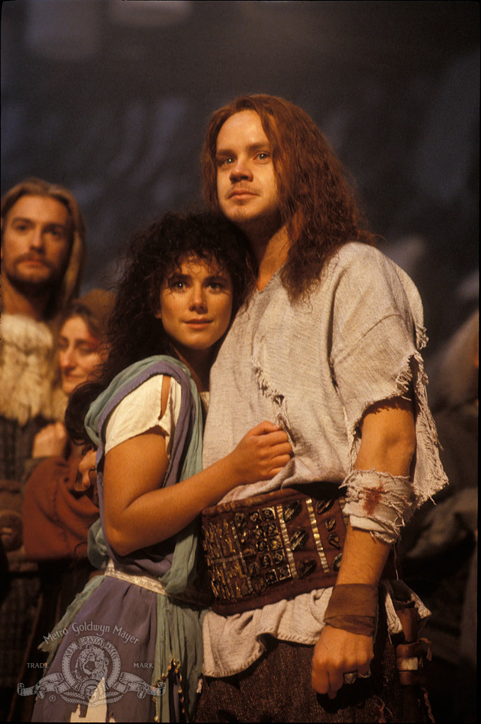 Still of Tim Robbins and Imogen Stubbs in Erik the Viking (1989)