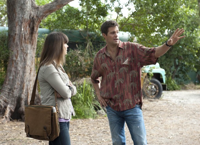 Still of Emily Deschanel and Geoff Stults in Kaulai (2005)