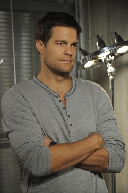 Still of Geoff Stults in The Finder (2012)