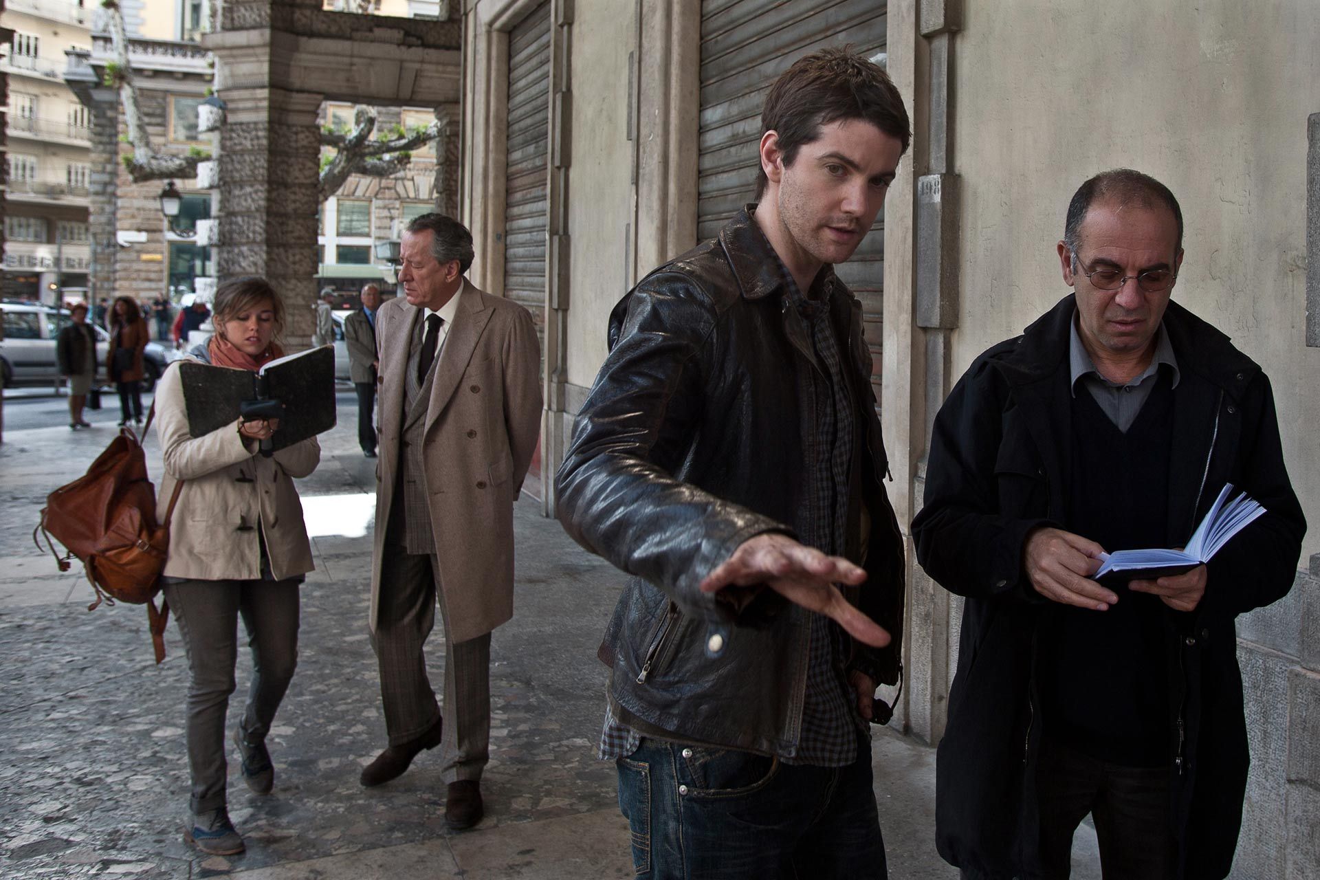 Still of Jim Sturgess and Giuseppe Tornatore in La migliore offerta (2013)