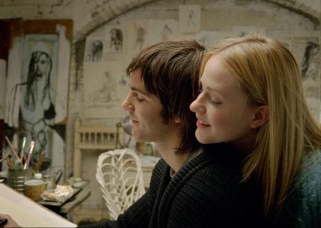 Still of Jim Sturgess and Evan Rachel Wood in Across the Universe (2007)