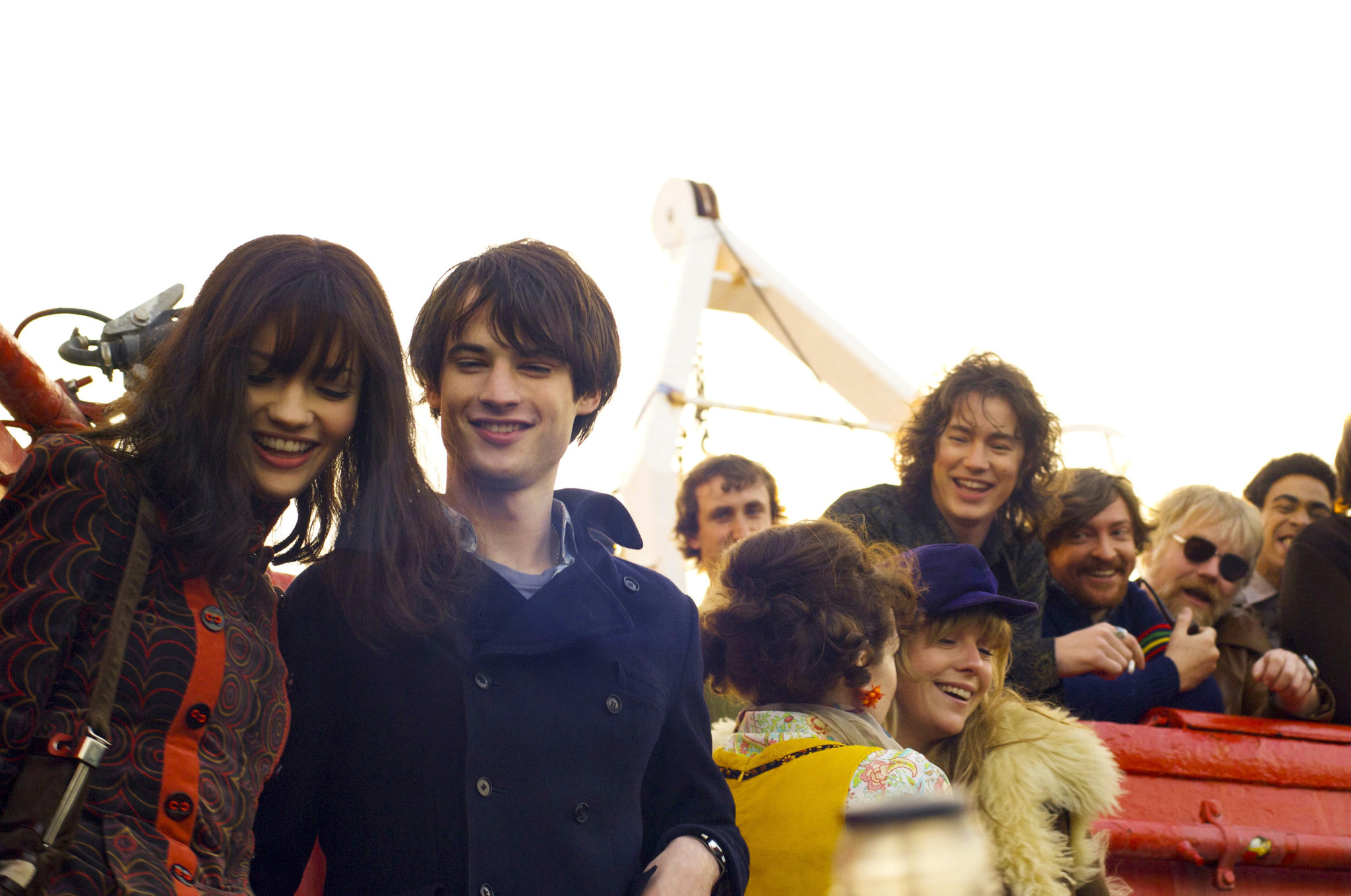 Still of Tom Sturridge and Talulah Riley in The Boat That Rocked (2009)