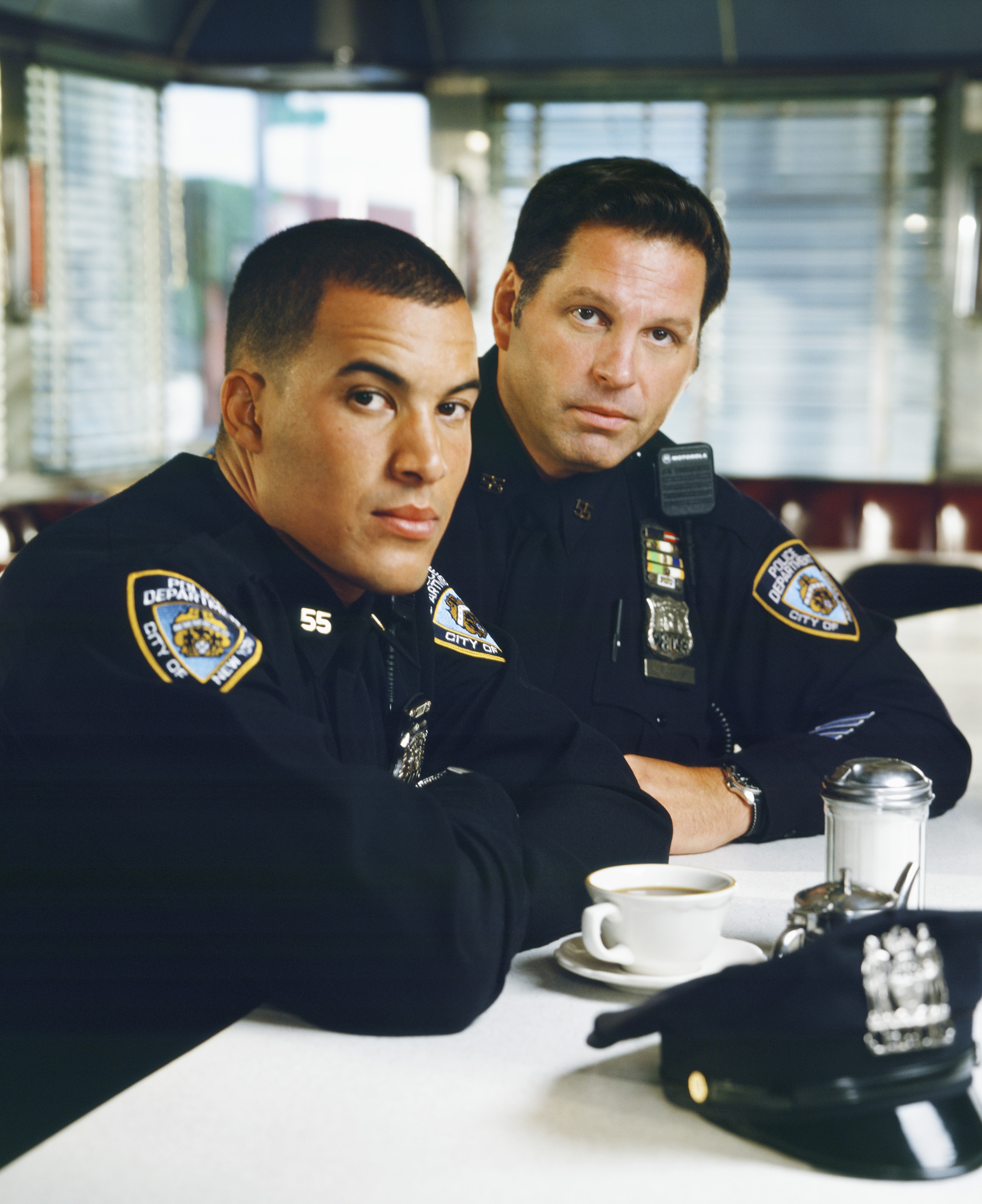 Still of Coby Bell and Skipp Sudduth in Third Watch (1999)
