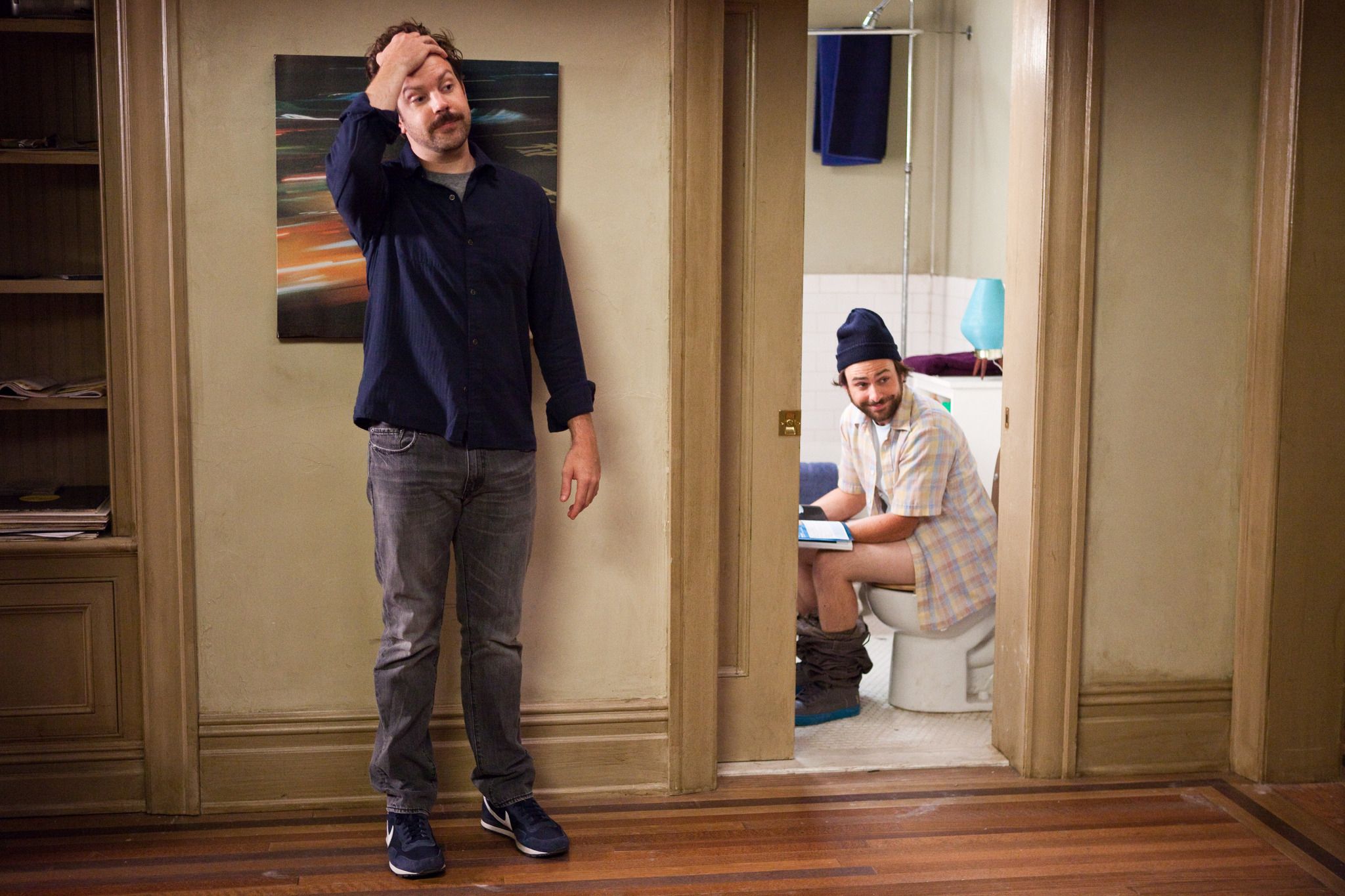 Still of Charlie Day and Jason Sudeikis in Going the Distance (2010)