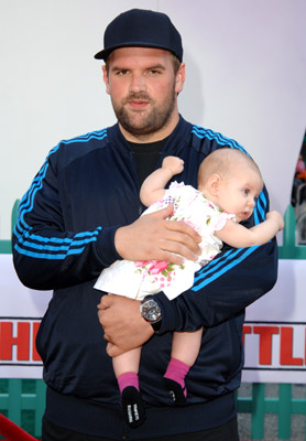 Ethan Suplee at event of Chicken Little (2005)