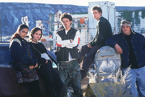 (left to right) Isidra Vega, Christina Ricci, Casey Affleck, (not identified), Ethan Suplee.