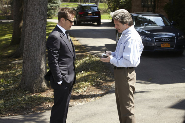 Still of Gary Cole and Gabriel Macht in Suits (2011)