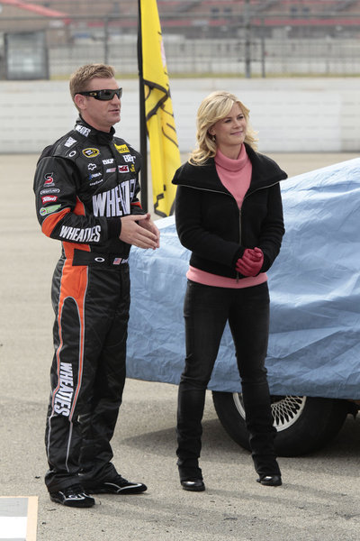 Still of Alison Sweeney and Clint Bowyer in The Biggest Loser (2004)