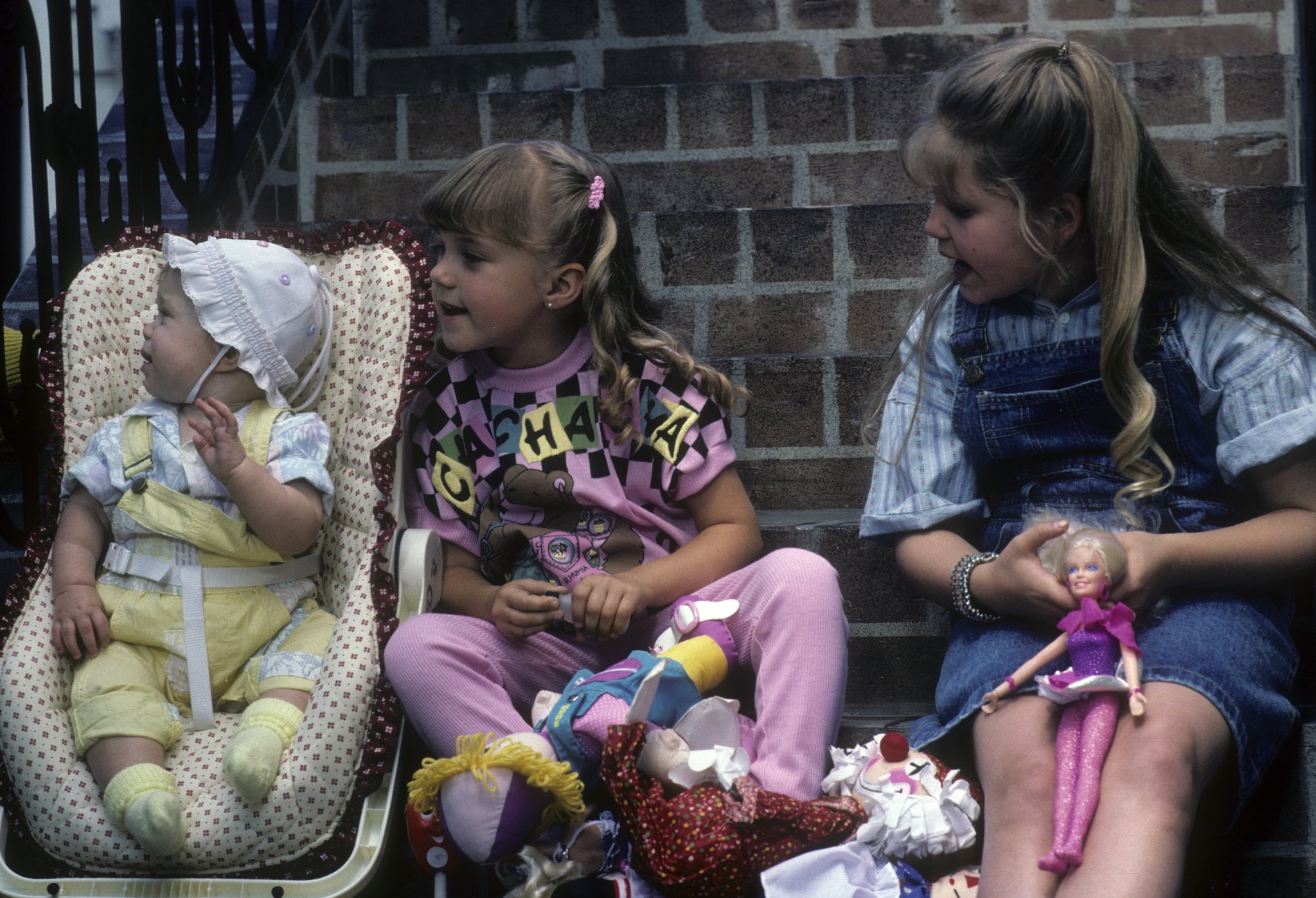 Still of Ashley Olsen, Candace Cameron Bure and Jodie Sweetin in Full House (1987)